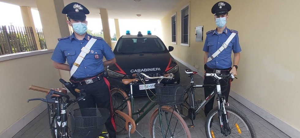 Fermato perché ha rubato una bicicletta tenta la fuga rubandone una seconda